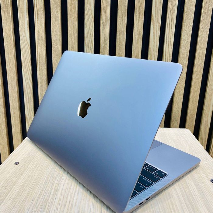 MacBook Pro M1  1sikl