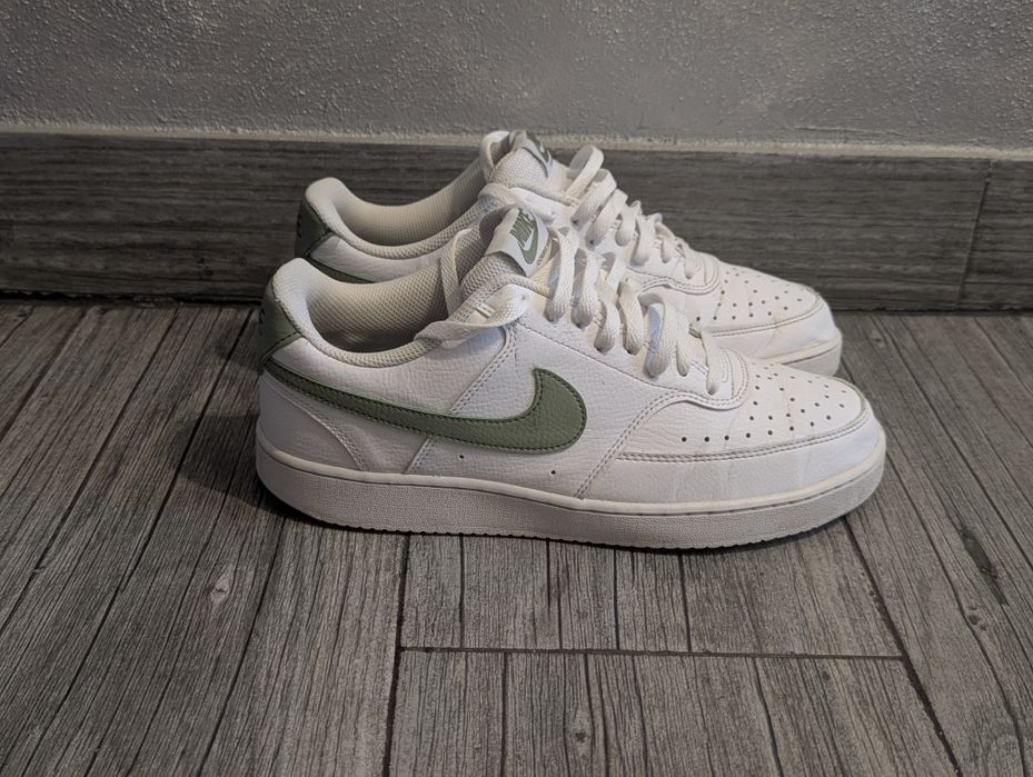 Nike court low stare foarte buna