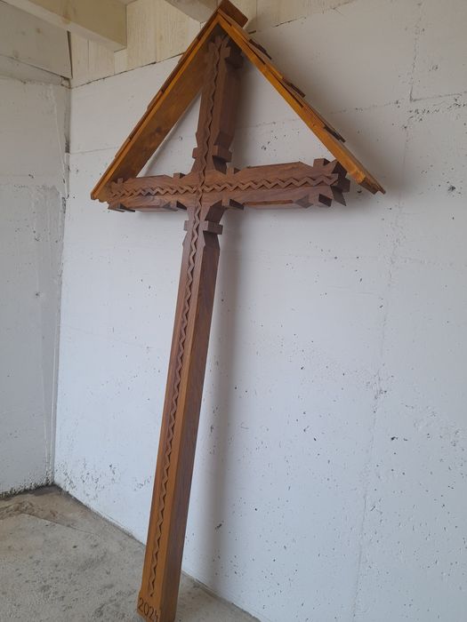 Troiță din lemn de stejar