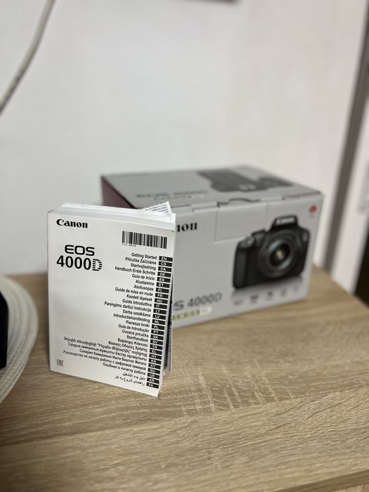 Camera Canon EOS 4000D