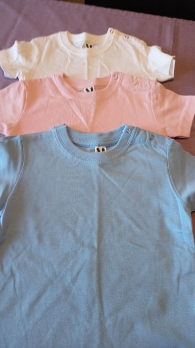 Tricouri pentru copii mărimea 6M și 18 M