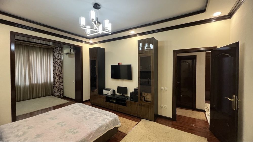 Срочно продается квартира ул Алишера Навоий Tashkent city 3/7/7