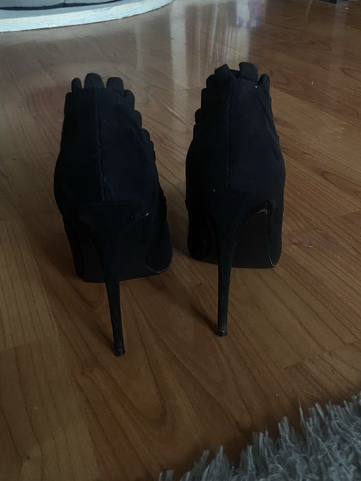 Pantofi eleganti din catifea