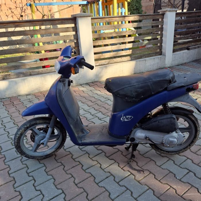 Scuter Piaggio Free 50