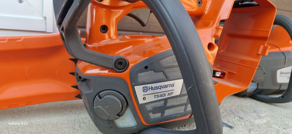 Husqvarna drujba pe acumulator
