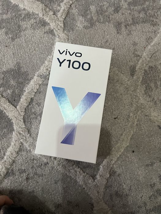 Продам смартфон vivo Y100