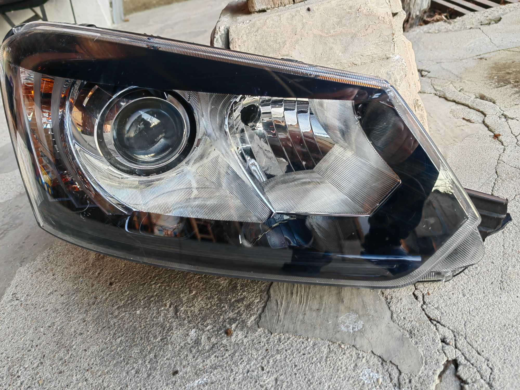 Фар Шкода Иети десен/Фар Skoda Yeti десен LED Bi-Xenon Оригинален