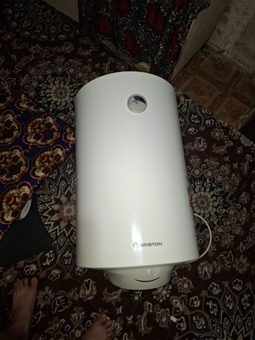 Ariston 80 lt 1 yil ishlatgan xolati yangi day turupti 1800