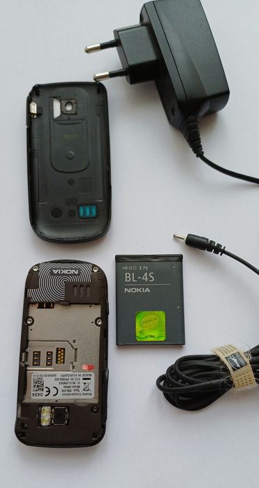 Nokia 3600s cu incarcator