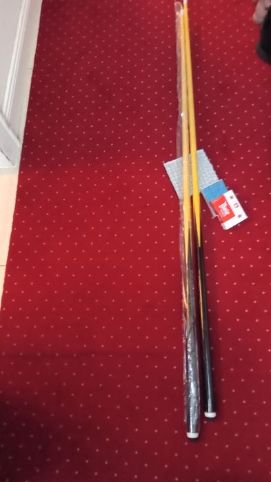 Vând tacuri de biliard