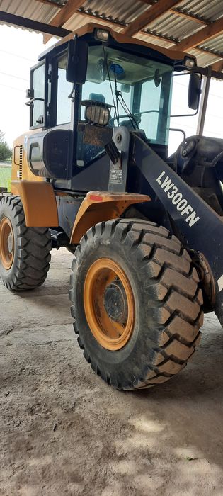 Пагрусчик 1.8 сотилади