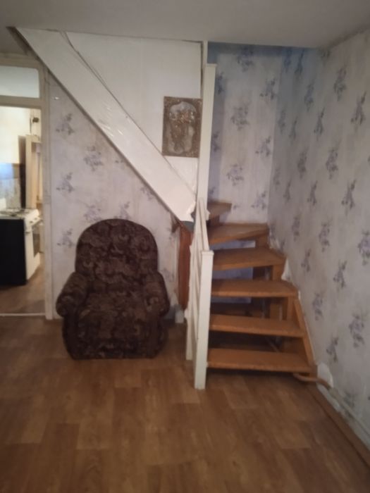 Продам трёхкомнатную полублагоустроенную квартиру , возможен обмен .