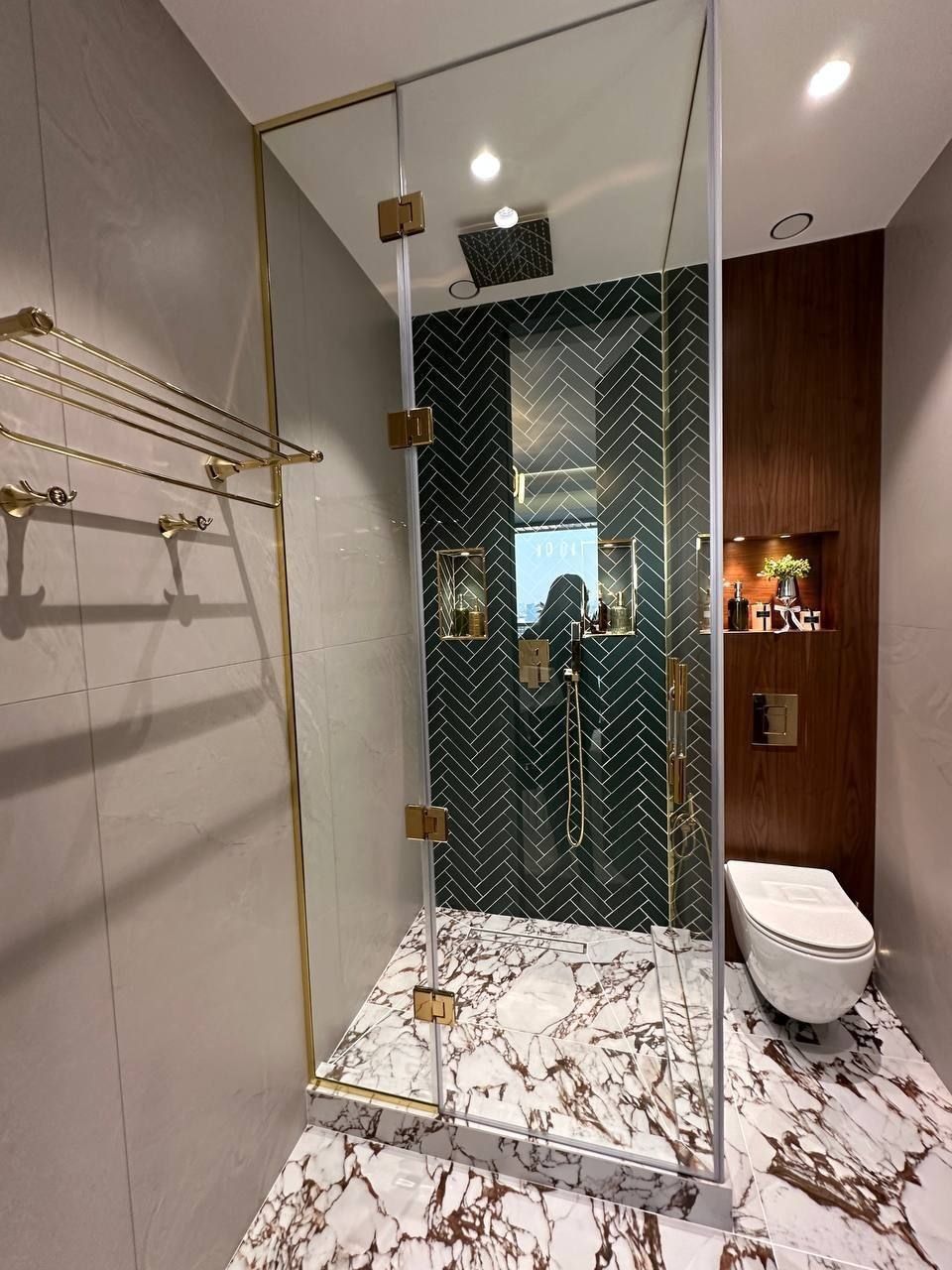 Продается 3х ком квартира, ЖК NRG U-Tower, ор-р: Дружба, 126 м²