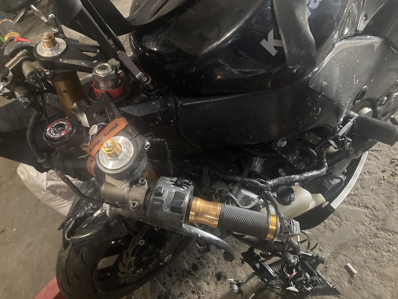 Kawasaki ZX10R 04-05г НА ЧАСТИ