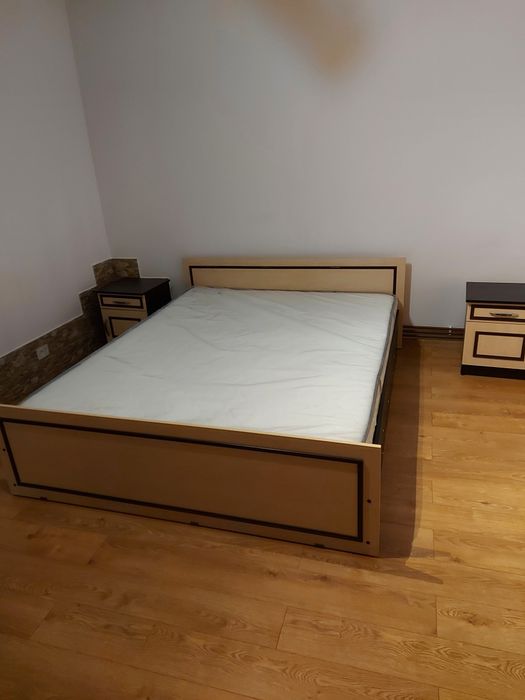 Închiriez apartament 2 camere decomandat .