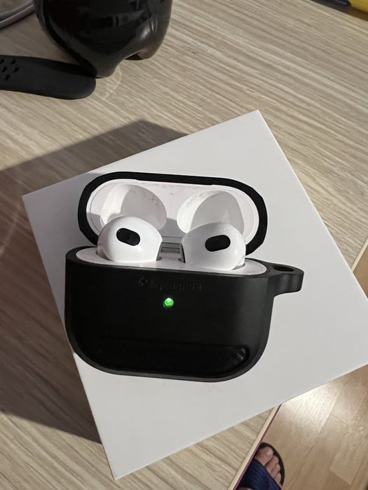 AirPods 3 (3rd generation)