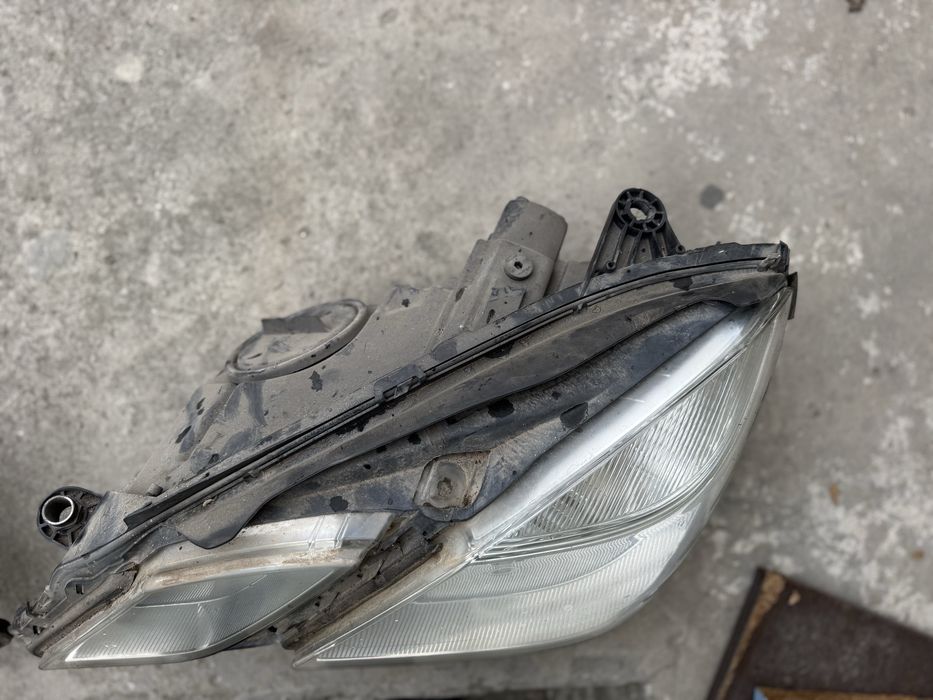 Фарове ляв и десен за Мерцедес Е класа W212 без ксенон