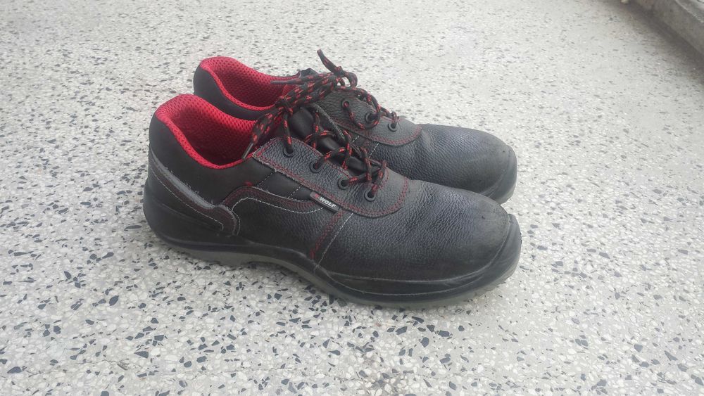 Работни обувки с бомбе BWOLF SR3 (47).