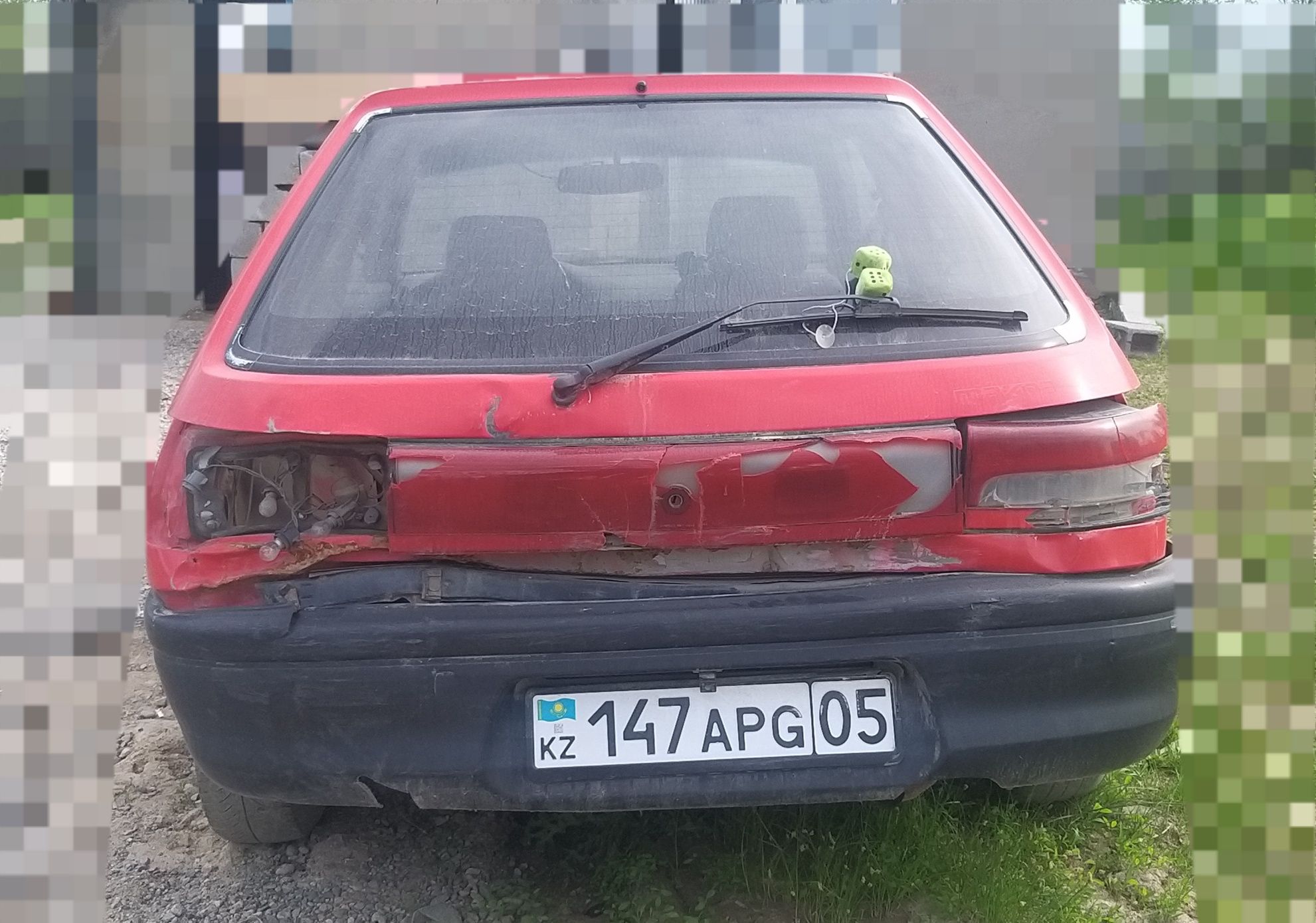 Mazda 323 год:1992