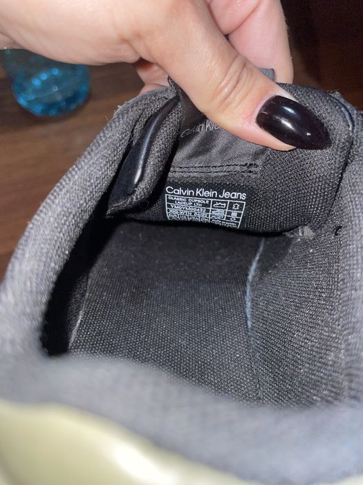 Sneakersi barbati 40, aproape noi