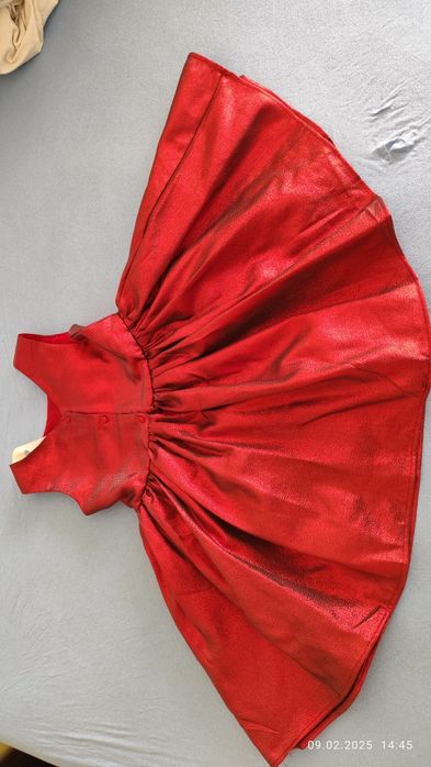 Рокля да момиче р.4-5 г. hm