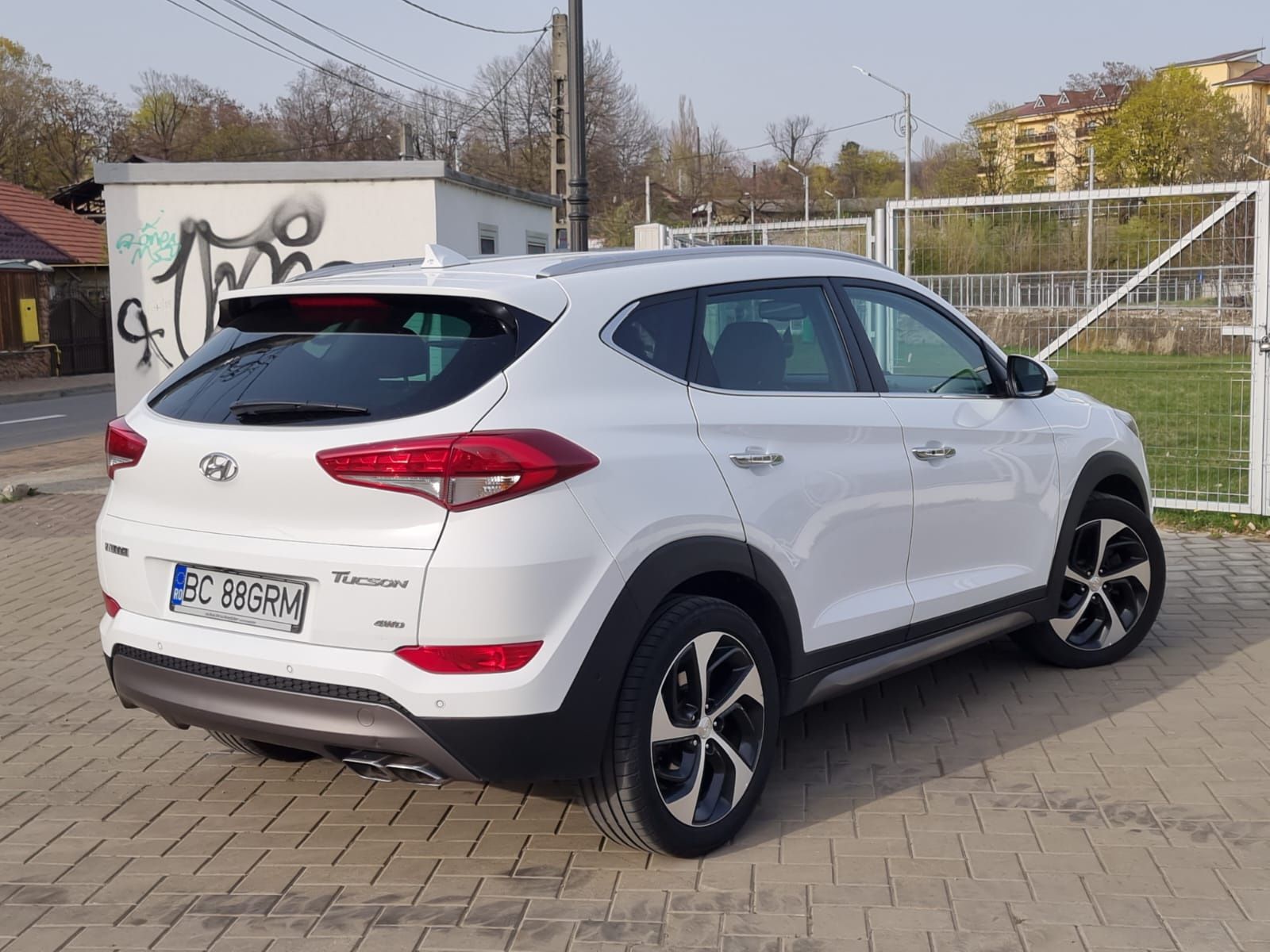 Hyundai Tucson 4x4 2.0 185CP Interior ROSU/full option