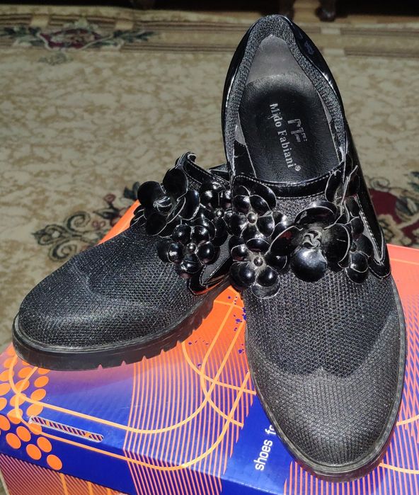 Продам женскую обувь 39 размер