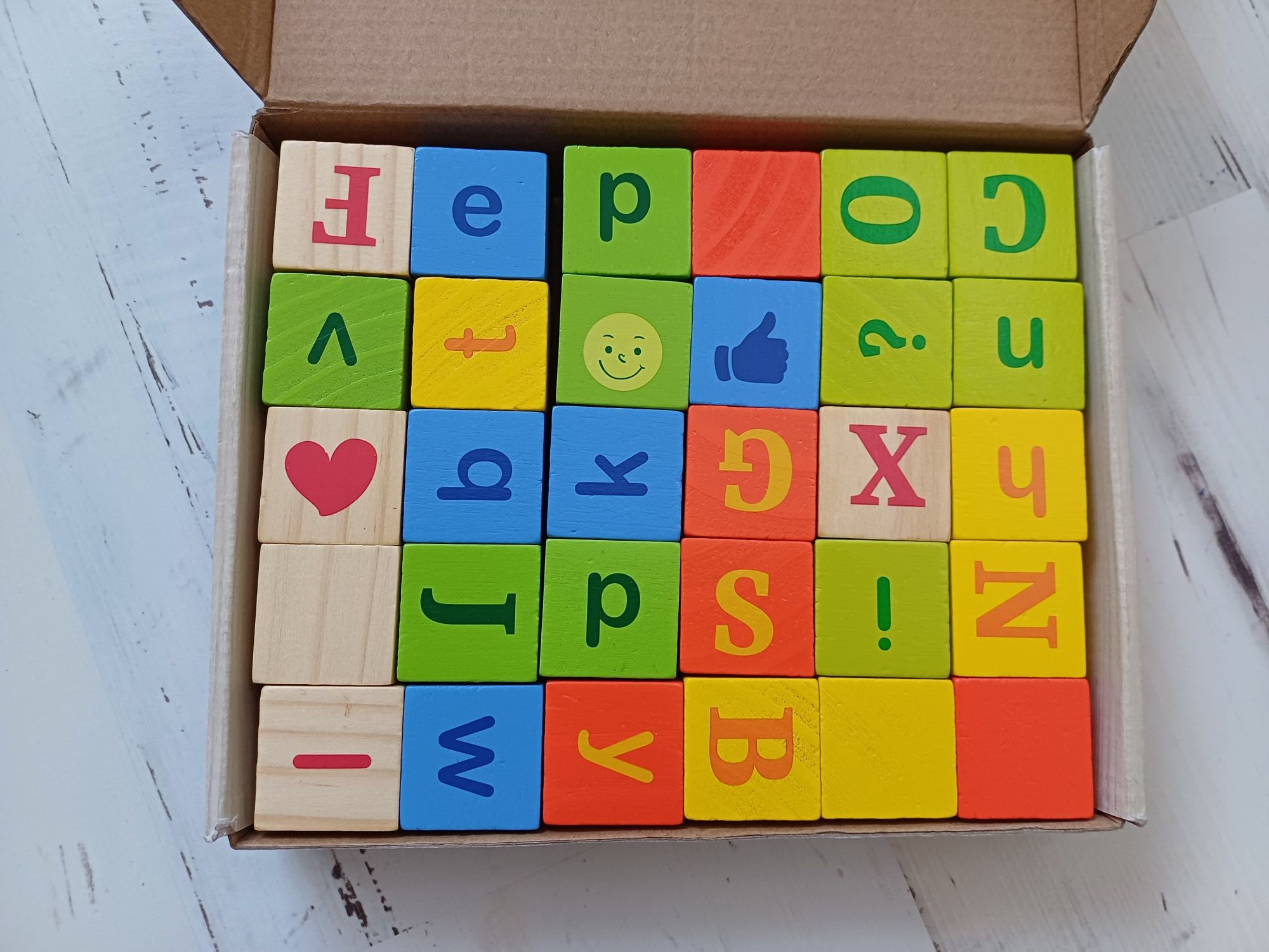 Дървени кубчета playlife с азбука на английски език за най-малките