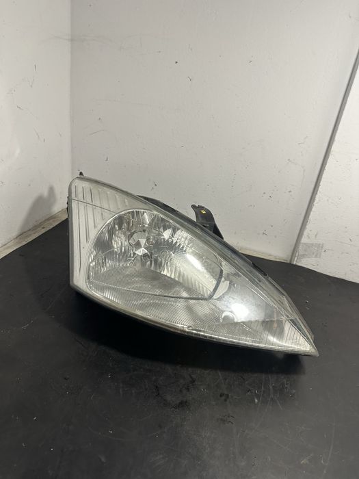 Far dreapta Ford Focus 1