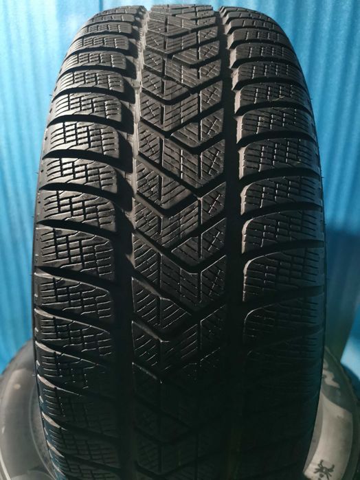235 60 18 pirelli m+s 4 buc