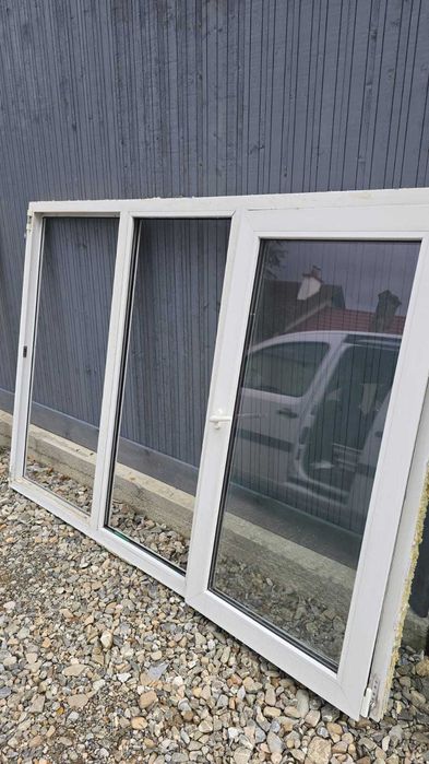 Vând tâmplărie PVC albă cu geam termopan – stare foarte bună