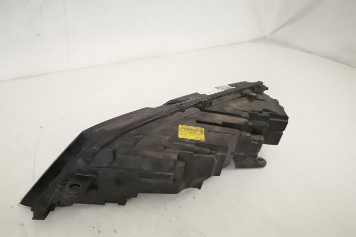 Фар Дясно Оригинален Лед Повреден Шкода Октавия 3 / Skoda Octavia 3 [О