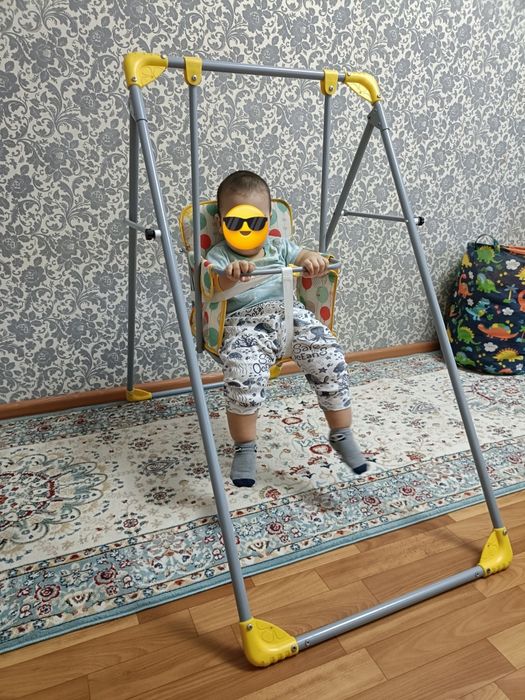 Продам качели за 10000 тенге.