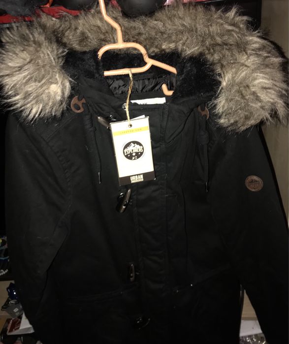 Geaca nouă, CU ETICHETĂ, model Parka,mărime XS- JVZ Explorers cu blană