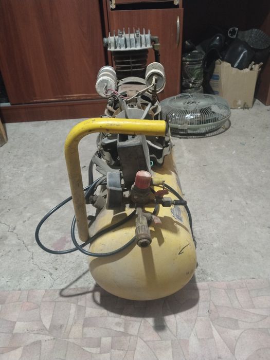 Продам компрессор