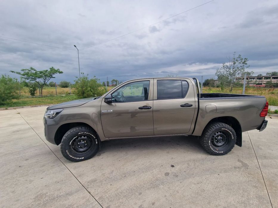 Toyota Hilux Toyota Hilux 2.4 22600km an 2023 preț 16200 lei TVS inclus 2key