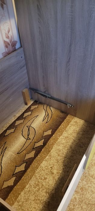 Продовам двуетажно легло без матраци