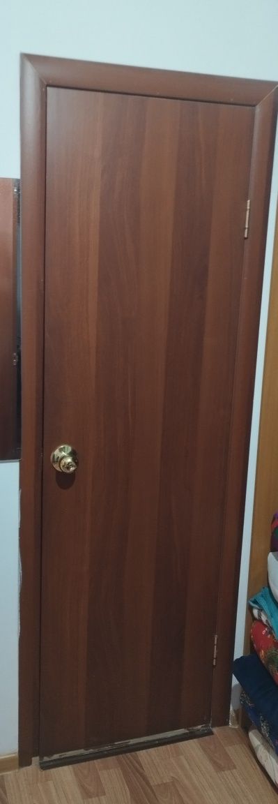 Продаются двери в дом