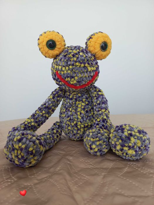 Жабчета с височина около 37см.