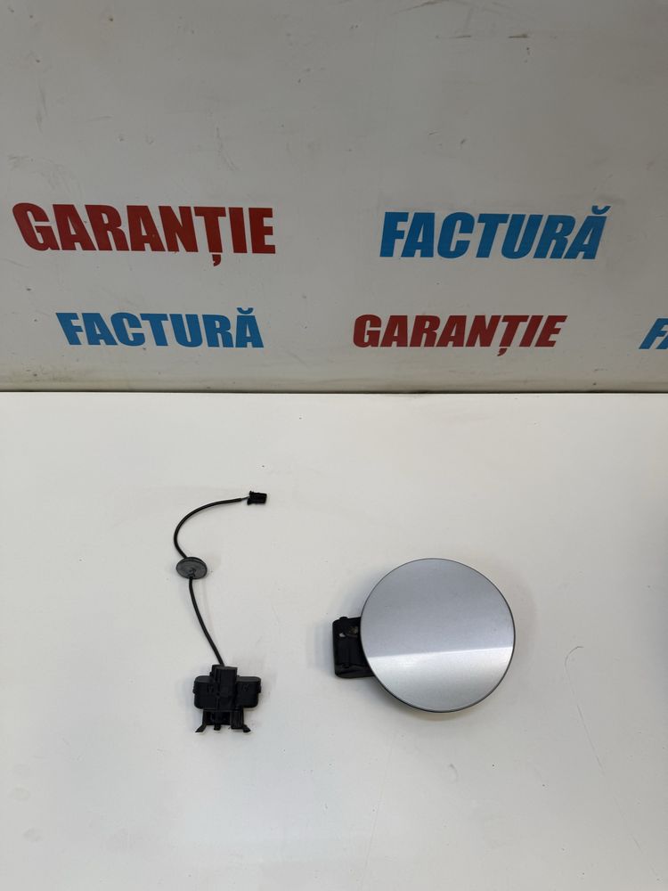 Usa portita buson actuator rezervor VW Tiguan gri argintiu LA7W