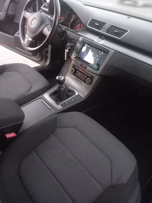 Vând vw pasat b7 motor 1.6 tdi impecabil an 2011