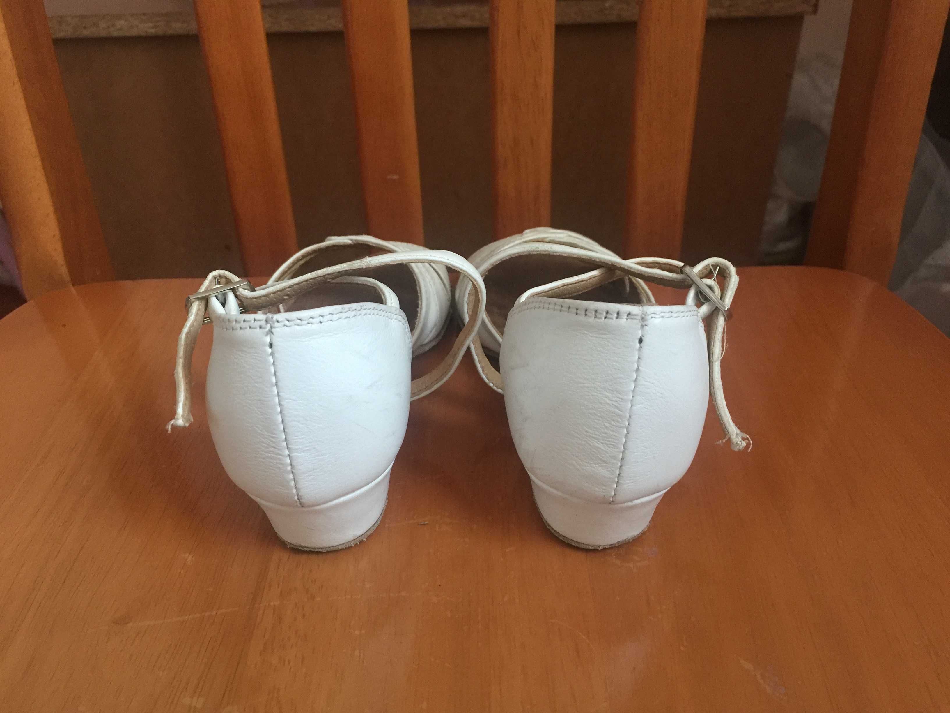 Детские туфли для бальных танцев