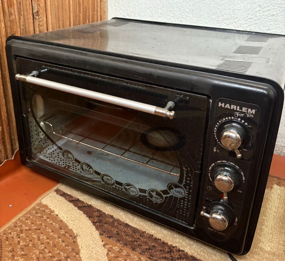 Продам Б/У электрическую духовку