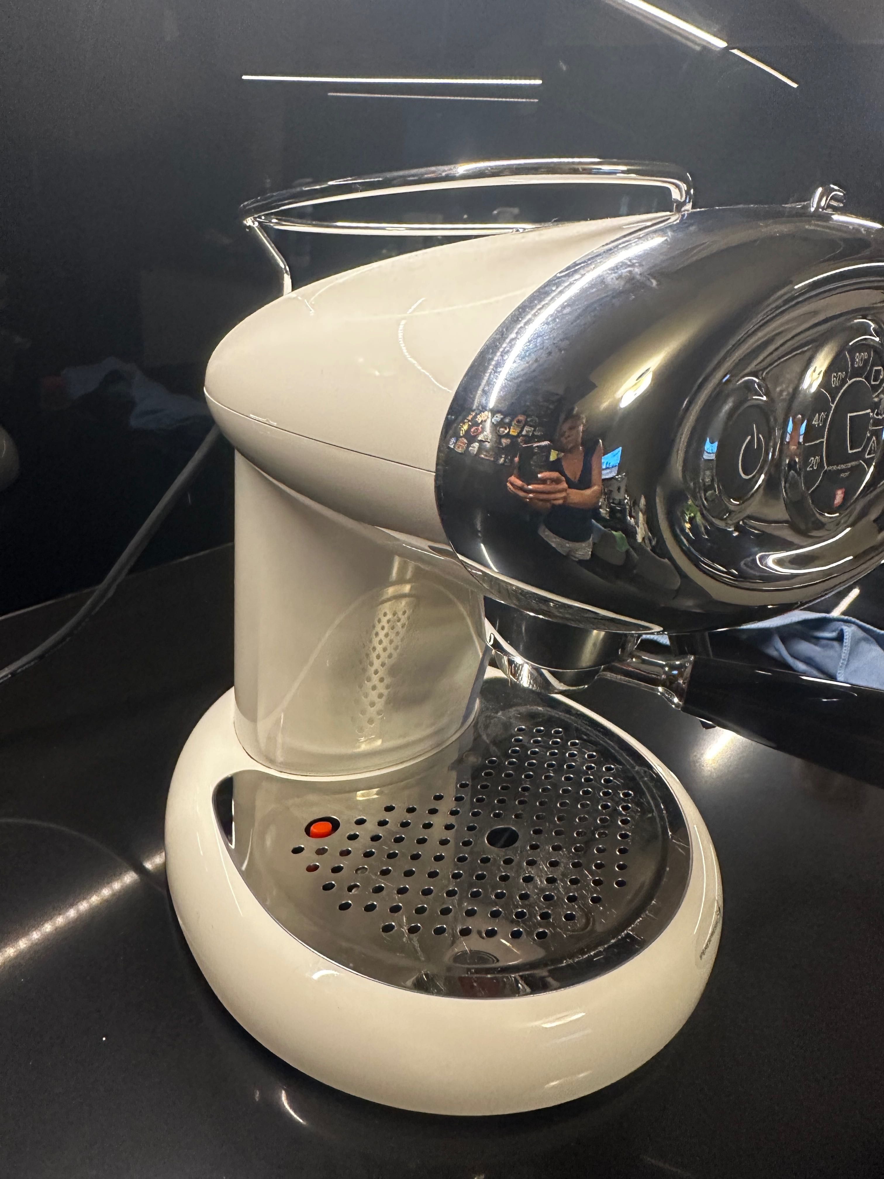 Кафе машина ILLY Iper espresso