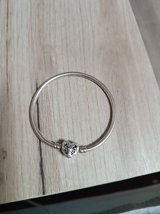 Гривна на Pandora