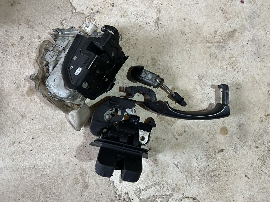 Dezmemebrez audi a4 b8