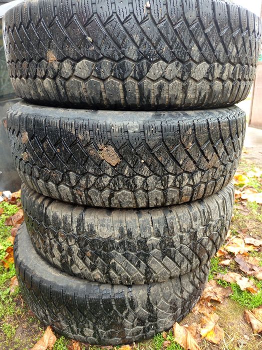 Зимни гуми 215 на 70 R 16