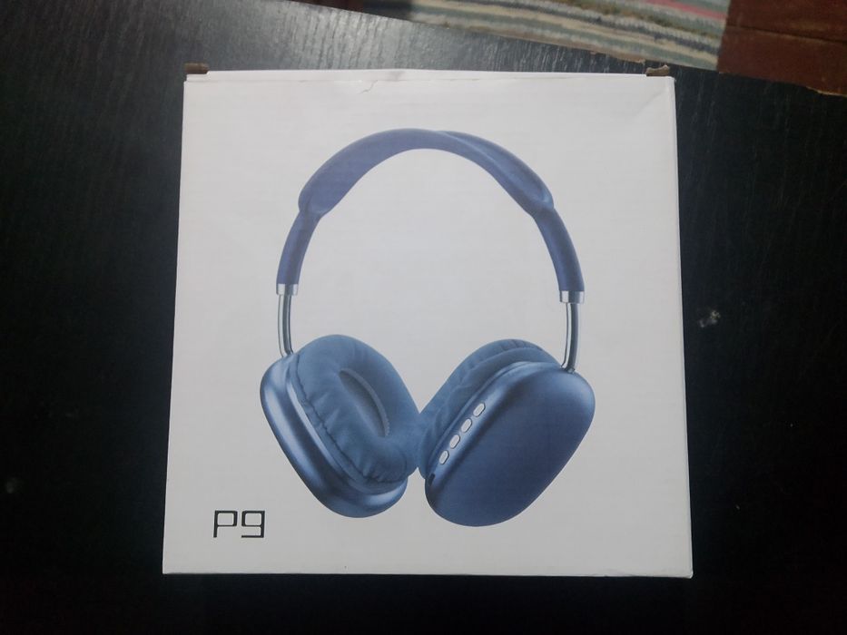 Vând căști wireless P9