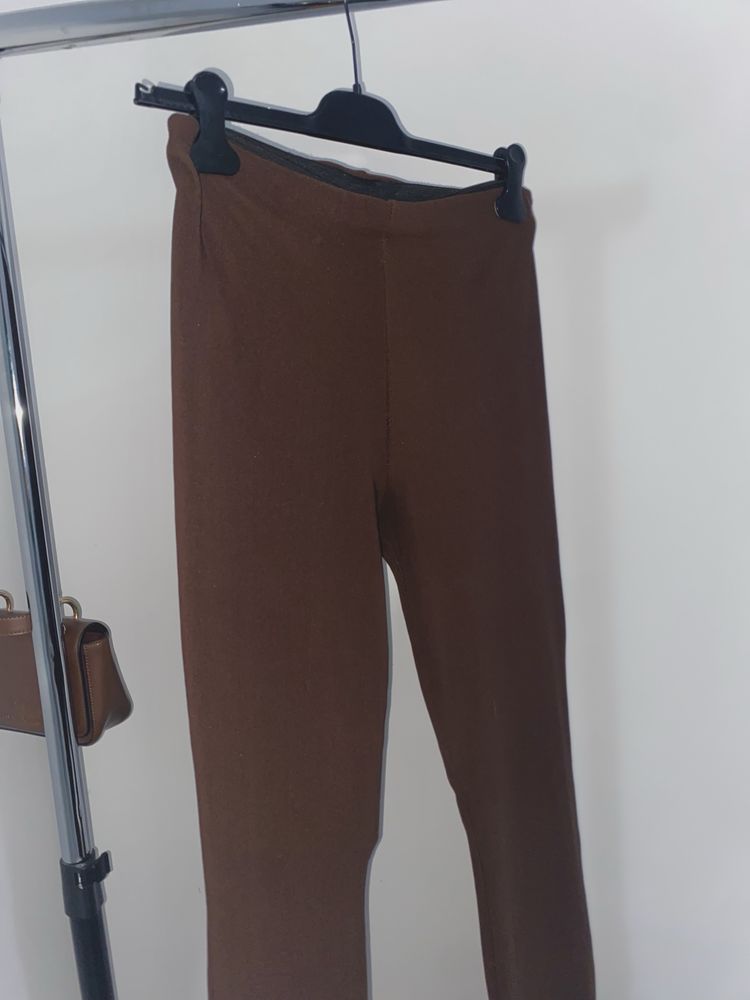 Pantaloni evazati