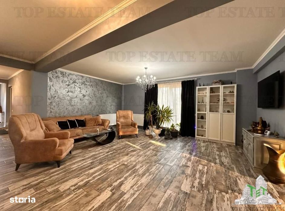 Vila moderna + casa renovata cu 2 apartamente si teren generos  -  Pal